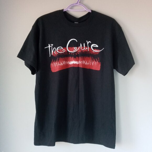 The Cure Kiss me black T-shirt size medium - Picture 3 of 7